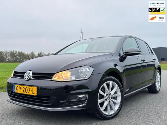 Photo 1 : Volkswagen Golf 2015 Petrol