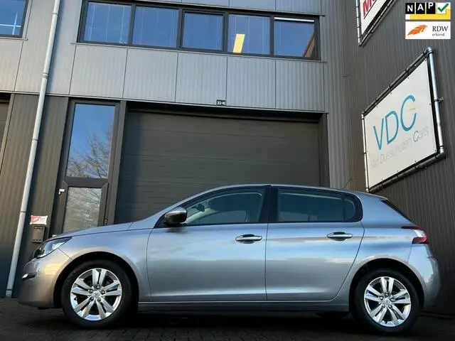 Photo 1 : Peugeot 308 2015 Petrol