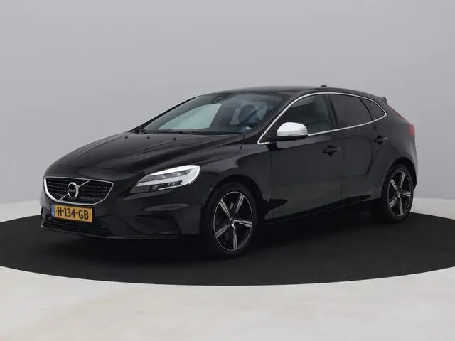 Photo 1 : Volvo V40 2020 Essence