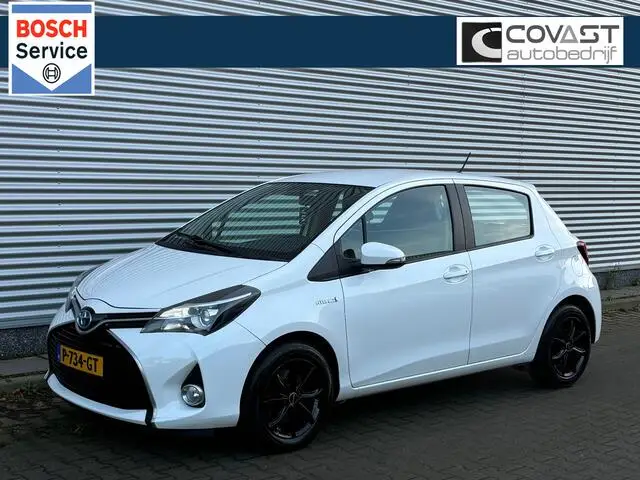 Photo 1 : Toyota Yaris 2015 Hybrid