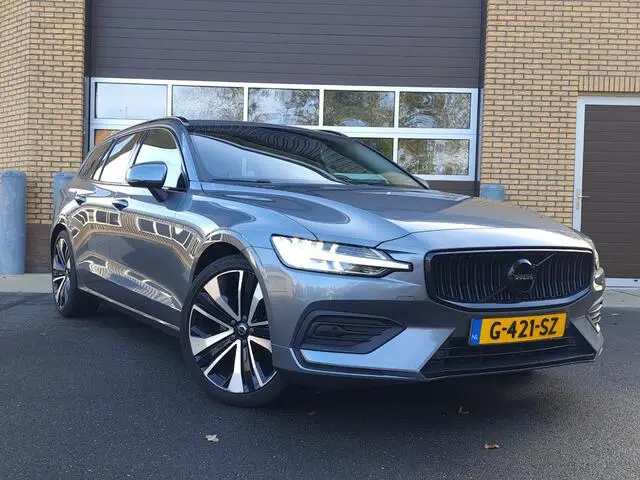 Photo 1 : Volvo V60 2019 Petrol