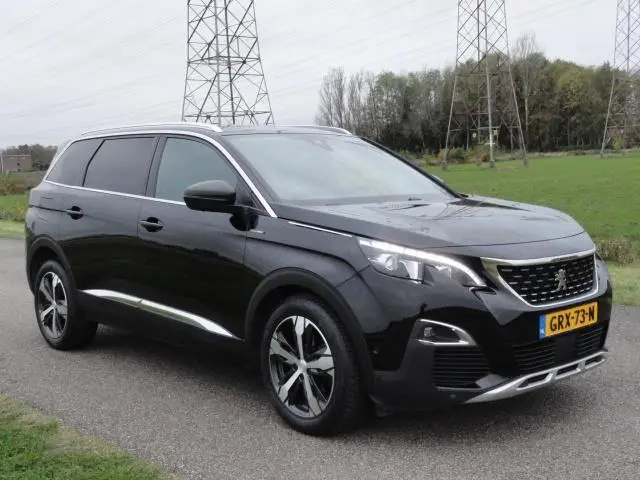 Photo 1 : Peugeot 5008 2019 Essence