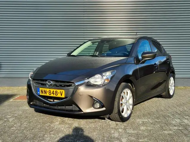 Photo 1 : Mazda 2 2017 Petrol