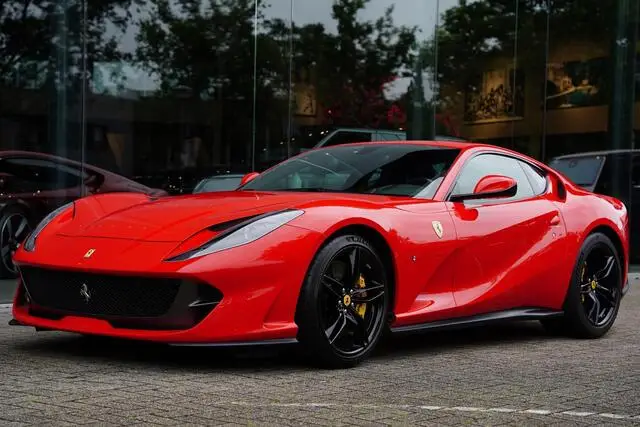 Photo 1 : Ferrari 812 2018 Essence