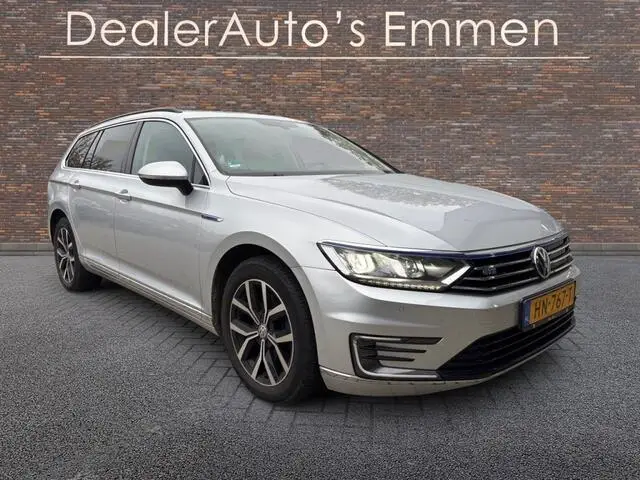 Photo 1 : Volkswagen Passat 2015 Hybride