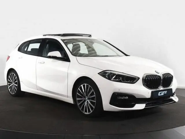 Photo 1 : Bmw Serie 1 2019 Petrol