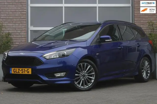 Photo 1 : Ford Focus 2018 Petrol