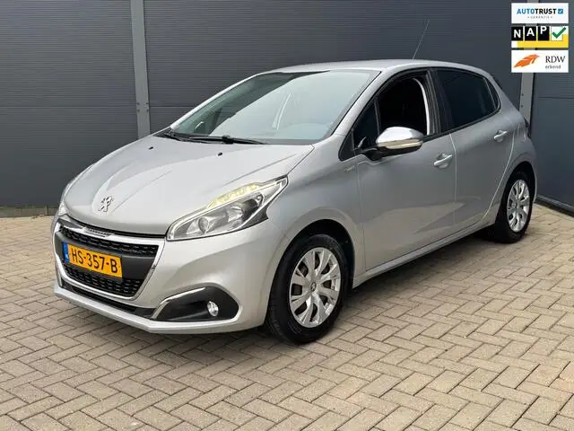 Photo 1 : Peugeot 208 2016 Petrol