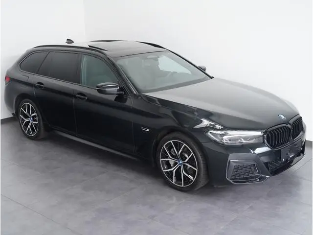 Photo 1 : Bmw Serie 5 2022 Hybrid