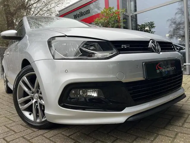 Photo 1 : Volkswagen Polo 2016 Petrol