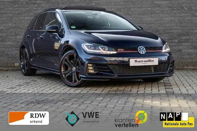 Photo 1 : Volkswagen Golf 2017 Petrol