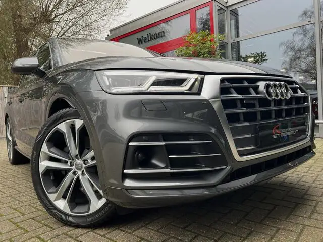 Photo 1 : Audi Q5 2020 Hybride