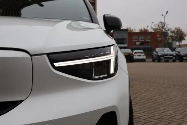 Photo 1 : Volvo Xc40 2024 Électrique