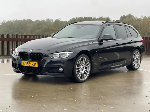 Photo 1 : Bmw Serie 3 2018 Petrol