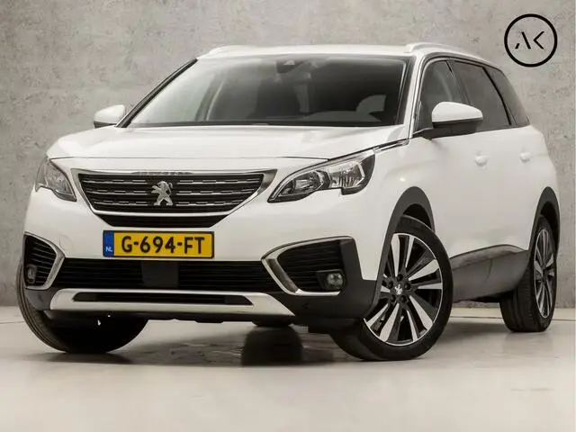 Photo 1 : Peugeot 5008 2019 Essence