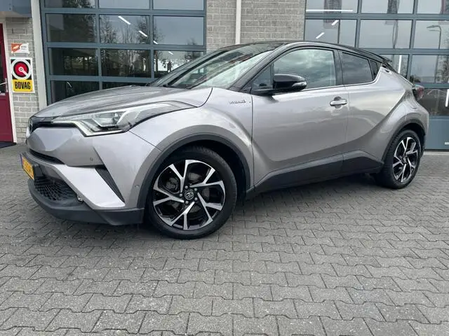 Photo 1 : Toyota C-hr 2016 Hybride