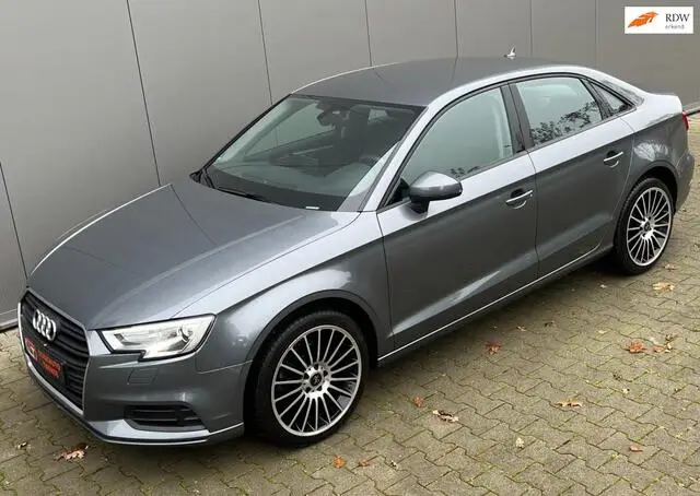 Photo 1 : Audi A3 2017 Petrol