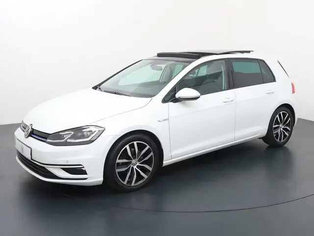 Photo 1 : Volkswagen Golf 2019 Essence