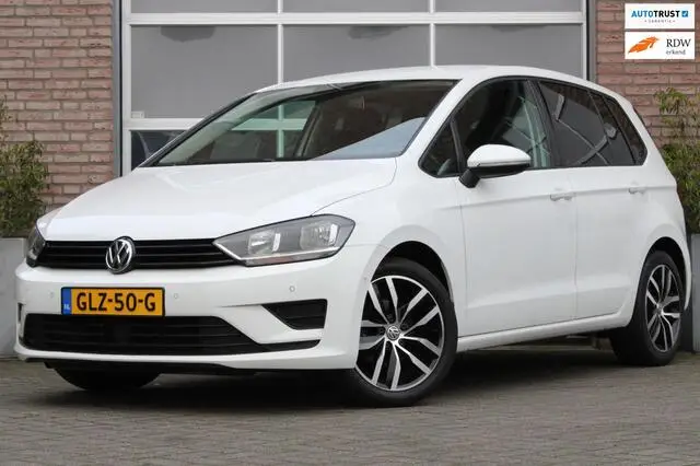 Photo 1 : Volkswagen Golf 2015 Essence