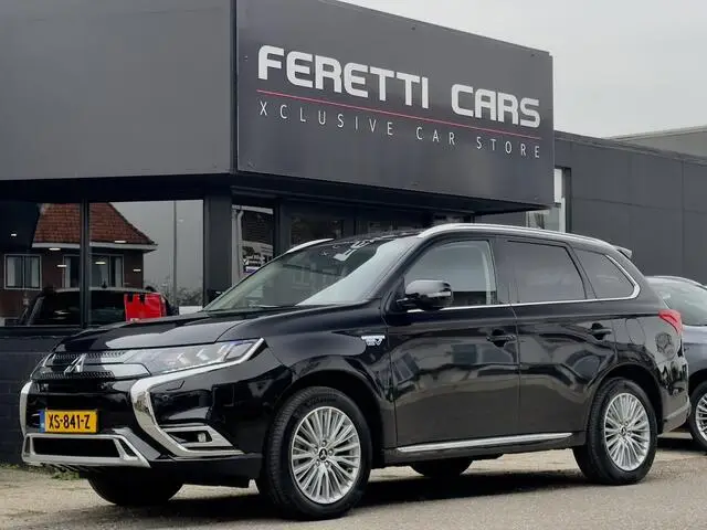 Photo 1 : Mitsubishi Outlander 2019 Hybrid