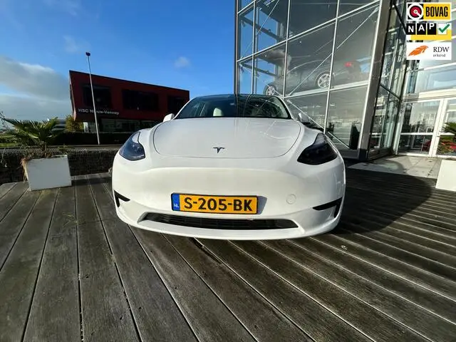 Photo 1 : Tesla Model Y 2022 Électrique