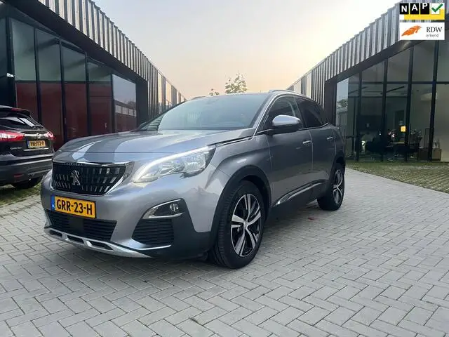 Photo 1 : Peugeot 3008 2017 Essence