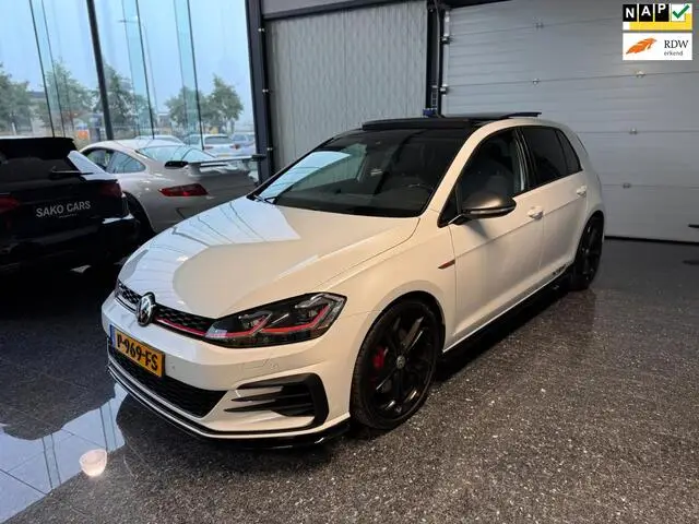 Photo 1 : Volkswagen Golf 2019 Essence