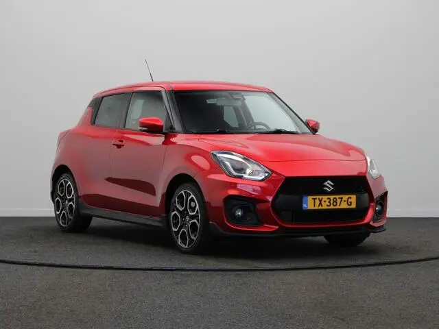 Photo 1 : Suzuki Swift 2018 Petrol