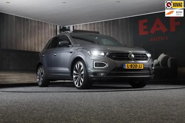 Photo 1 : Volkswagen T-roc 2021 Essence