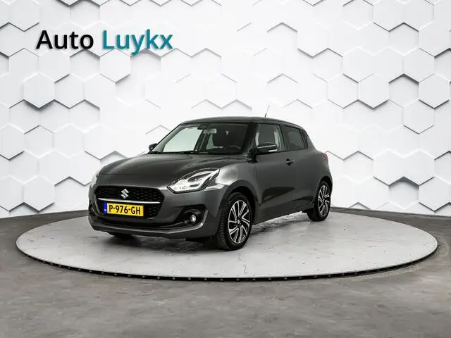 Photo 1 : Suzuki Swift 2022 Petrol