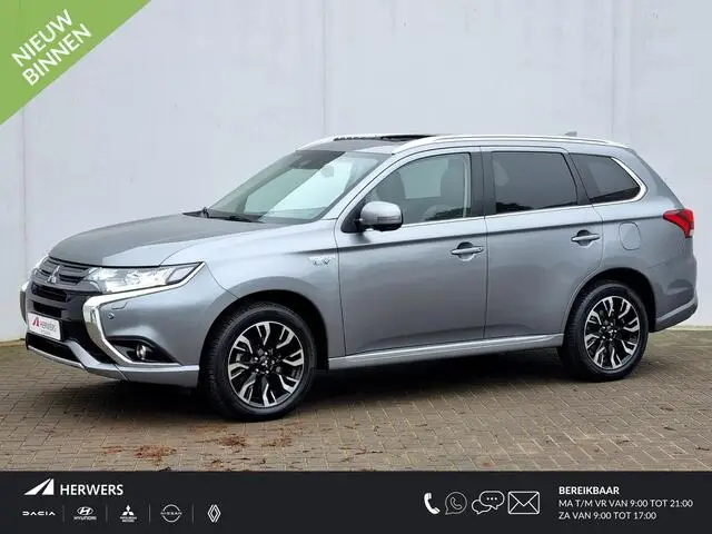 Photo 1 : Mitsubishi Outlander 2018 Hybride