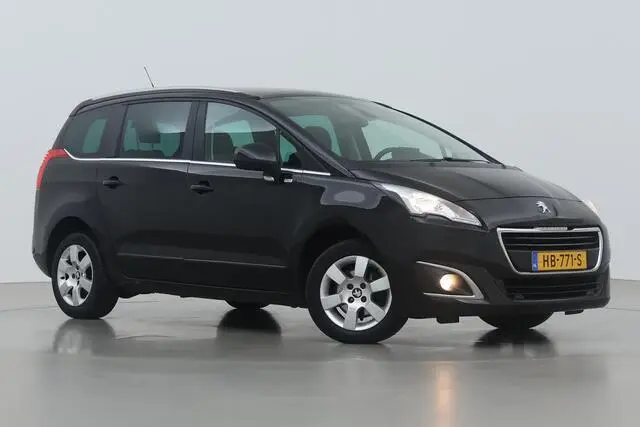 Photo 1 : Peugeot 5008 2015 Petrol