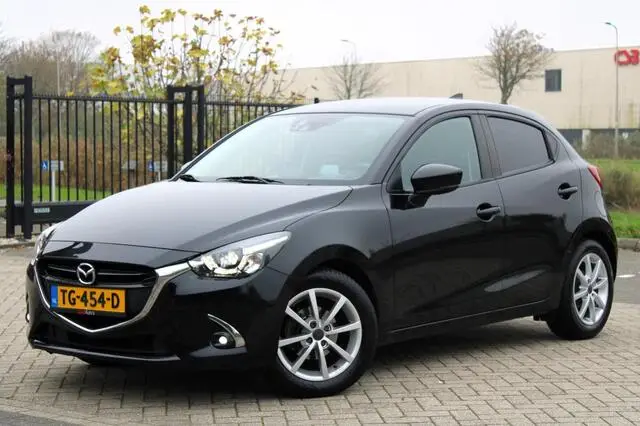 Photo 1 : Mazda 2 2018 Petrol