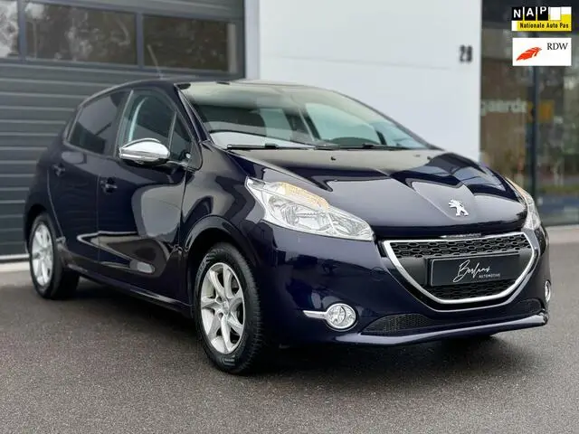 Photo 1 : Peugeot 208 2015 Petrol