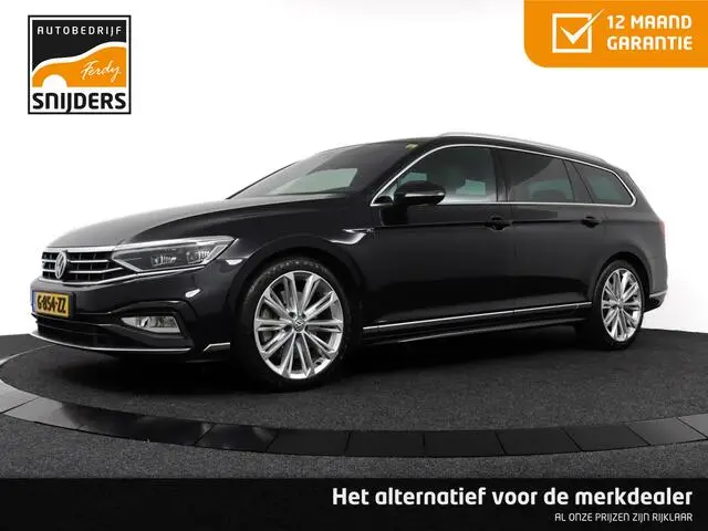 Photo 1 : Volkswagen Passat 2020 Petrol