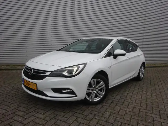 Photo 1 : Opel Astra 2018 Petrol