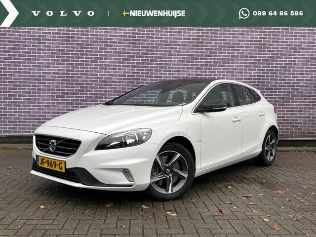 Photo 1 : Volvo V40 2016 Essence