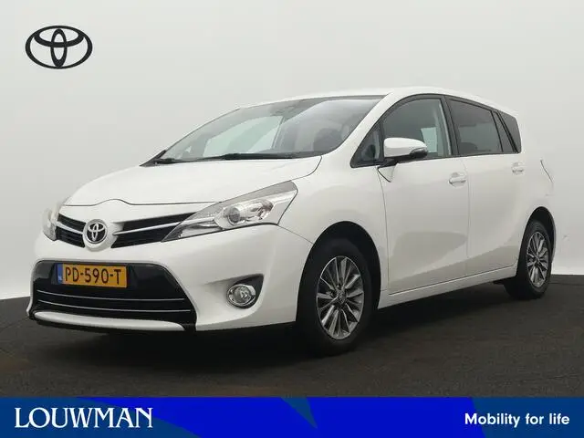 Photo 1 : Toyota Verso 2016 Petrol