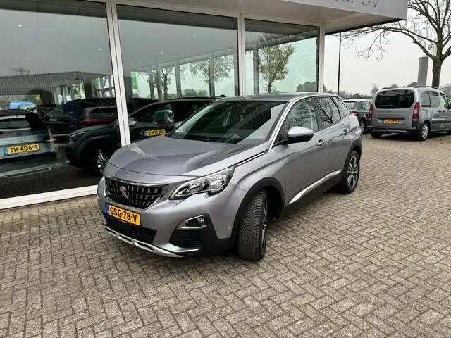 Photo 1 : Peugeot 3008 2017 Petrol