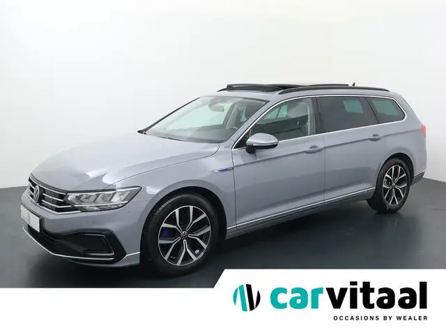 Photo 1 : Volkswagen Passat 2022 Hybride