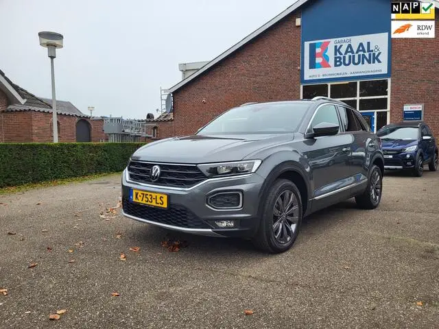 Photo 1 : Volkswagen T-roc 2021 Petrol