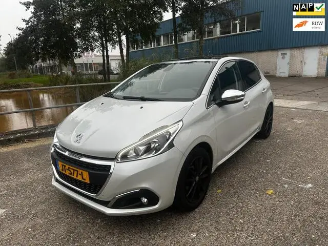 Photo 1 : Peugeot 208 2016 Petrol