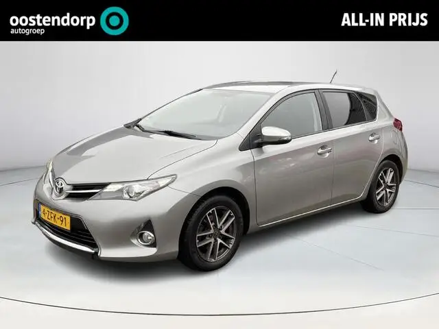 Photo 1 : Toyota Auris 2015 Petrol