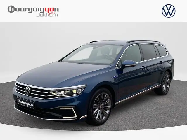 Photo 1 : Volkswagen Passat 2021 Hybride