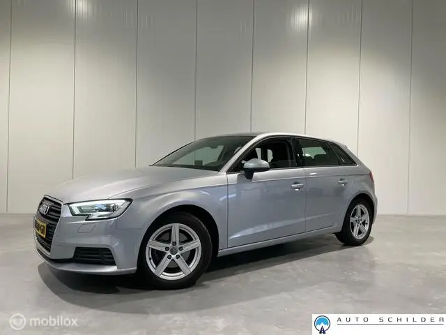 Photo 1 : Audi A3 2019 Essence