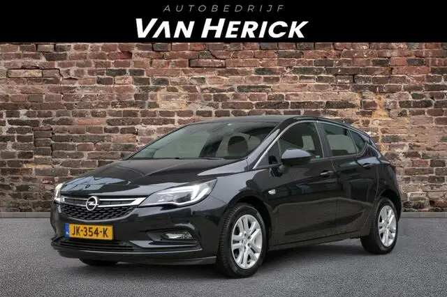 Photo 1 : Opel Astra 2016 Essence