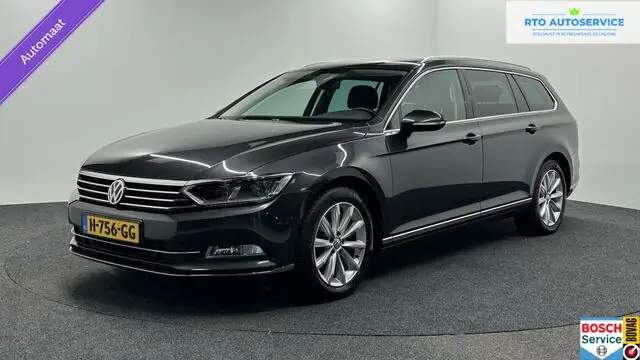 Photo 1 : Volkswagen Passat 2019 Essence