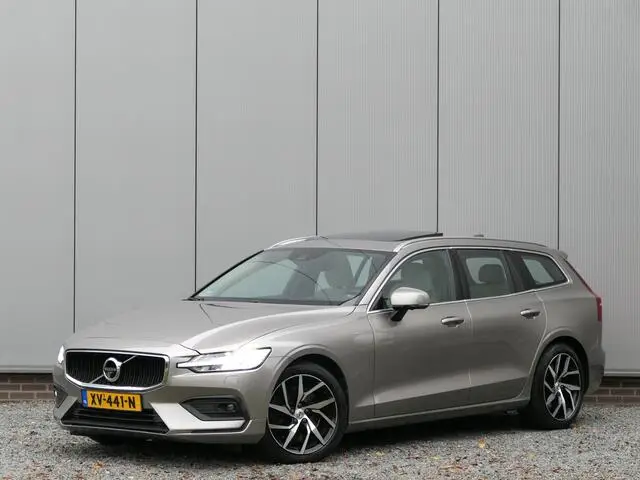 Photo 1 : Volvo V60 2019 Petrol