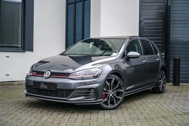 Photo 1 : Volkswagen Golf 2019 Essence