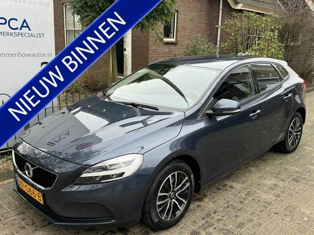 Photo 1 : Volvo V40 2019 Petrol